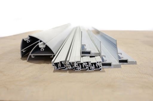 Thermo-Regulating Aluminum Extrusions for Climate-Adaptive Signage Systems